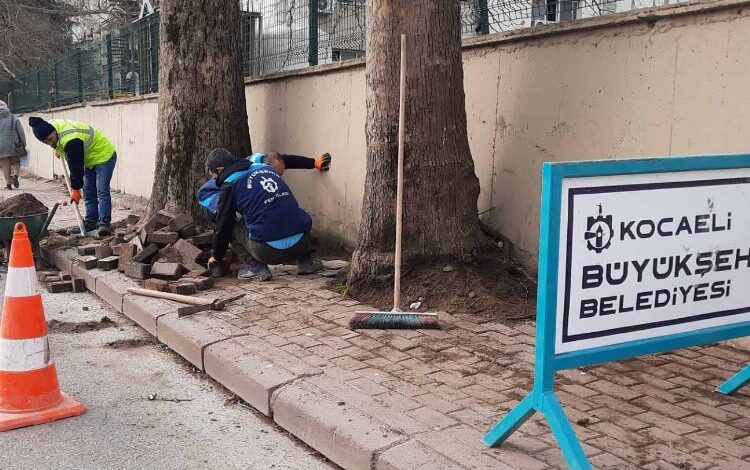 Kocaeli'nin 'Timi' hastane kaldırımlarını onardı 1 18rrUG81216TGk |