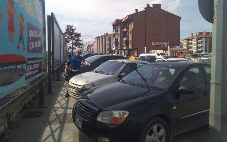 Düzce'de kaldırım işgaline ceza! 1 1U555Gk38TrrG8 |