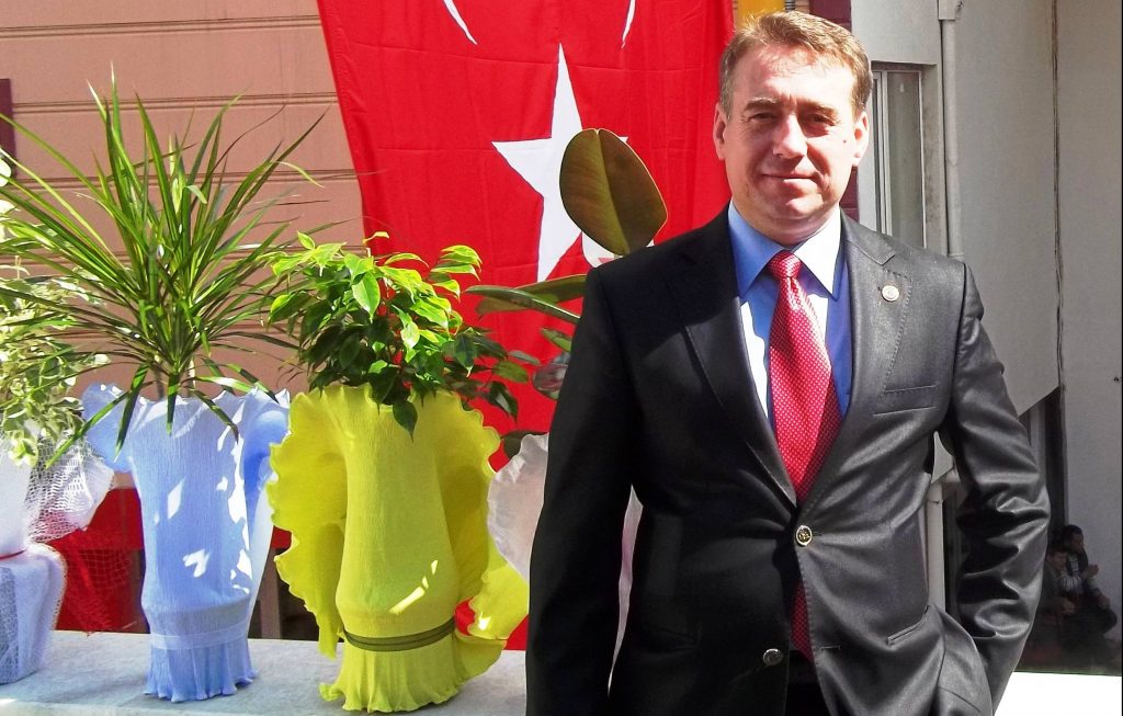 27786867 1789968684387553 168438596 o e1517903872496 |