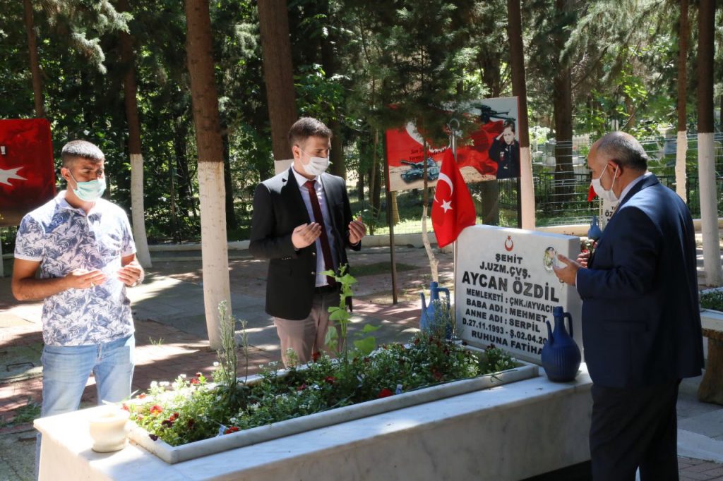 Edremit Şehitlik Ziyareti 01 |