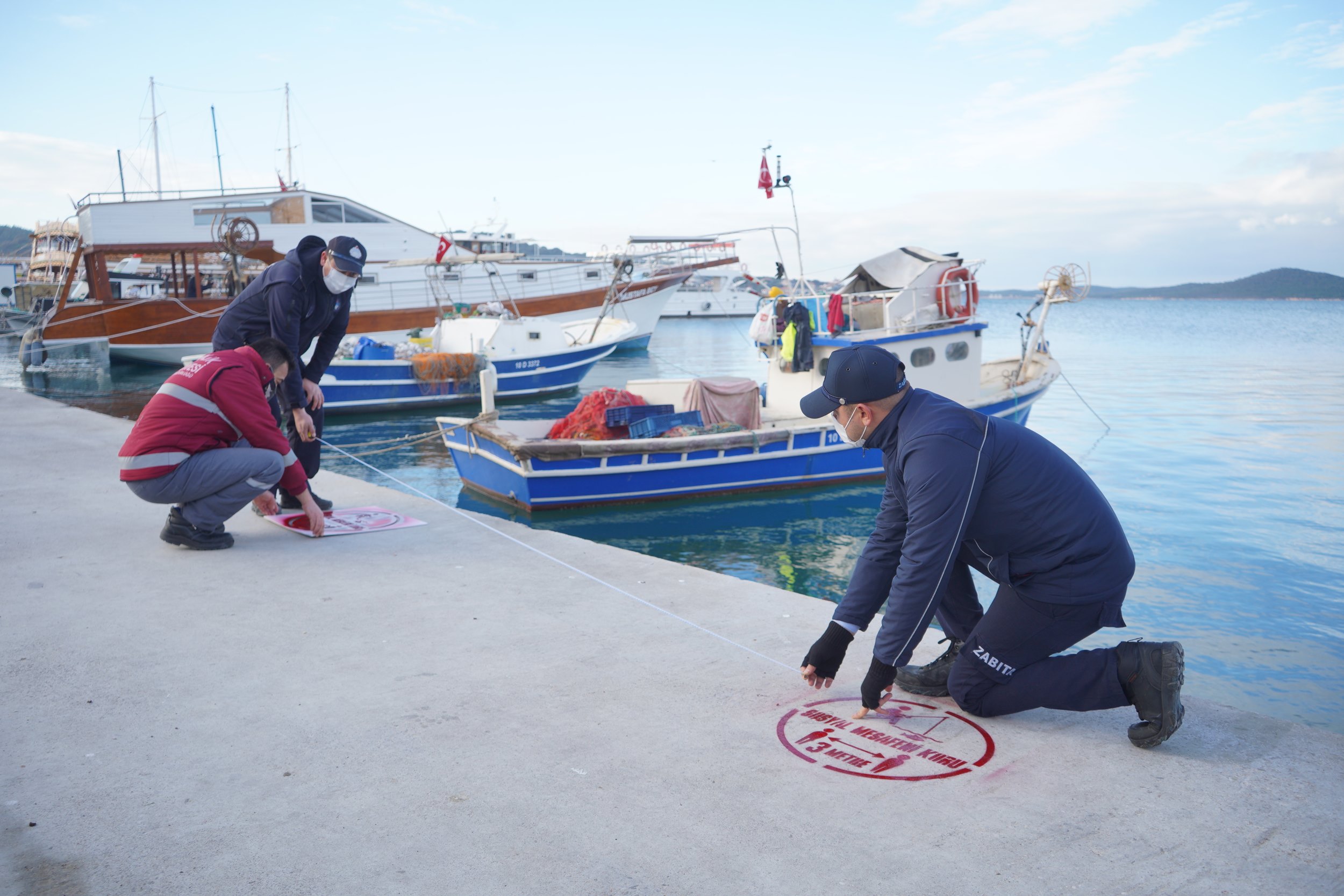 AYVALIKTA MESAFELI BALIK TUTULACAK 5 |