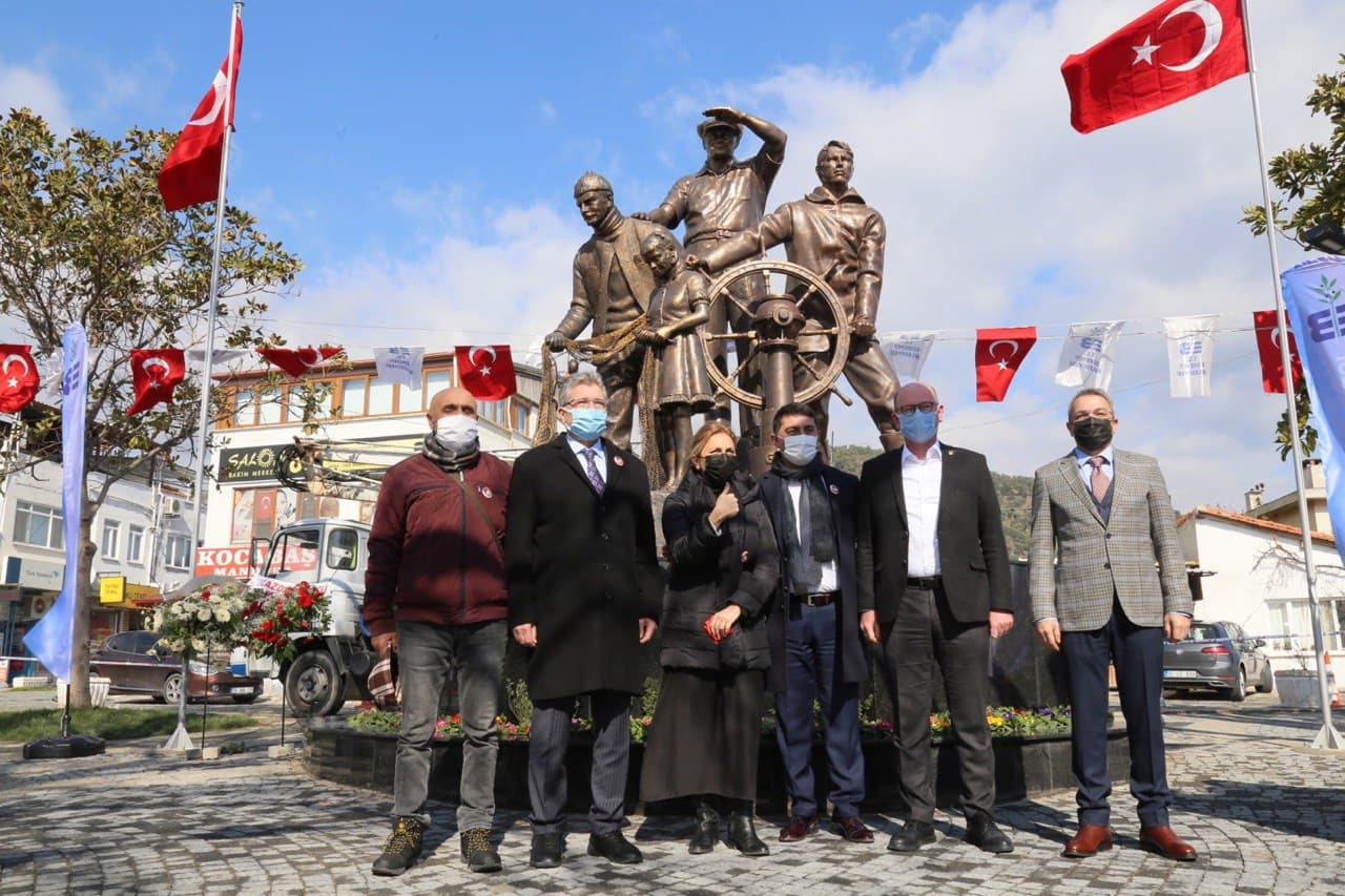 gure ataturk heykeli 3 |