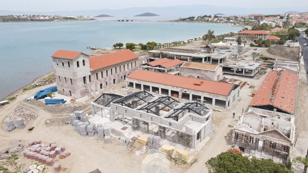 AYVALIK KIRLANGIC FABRIKASI YASAM MERKEZI ACILIS ICIN GUN SAYIYOR 4 |
