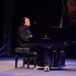 AYVALIK'TA FAZIL SAY EZGİLERİ YANKILANDI... 2 AYVALIKTA FAZIL SAY EZGILERI YANKILANDI... 2 1 |