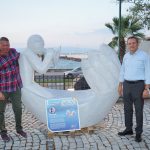 AYVALIKTA BARIS TEMALI HEYKELLER TAMAMLANDI KENTIN EN GUZEL NOKTALARINI SUSLEYECEKLER 3 |