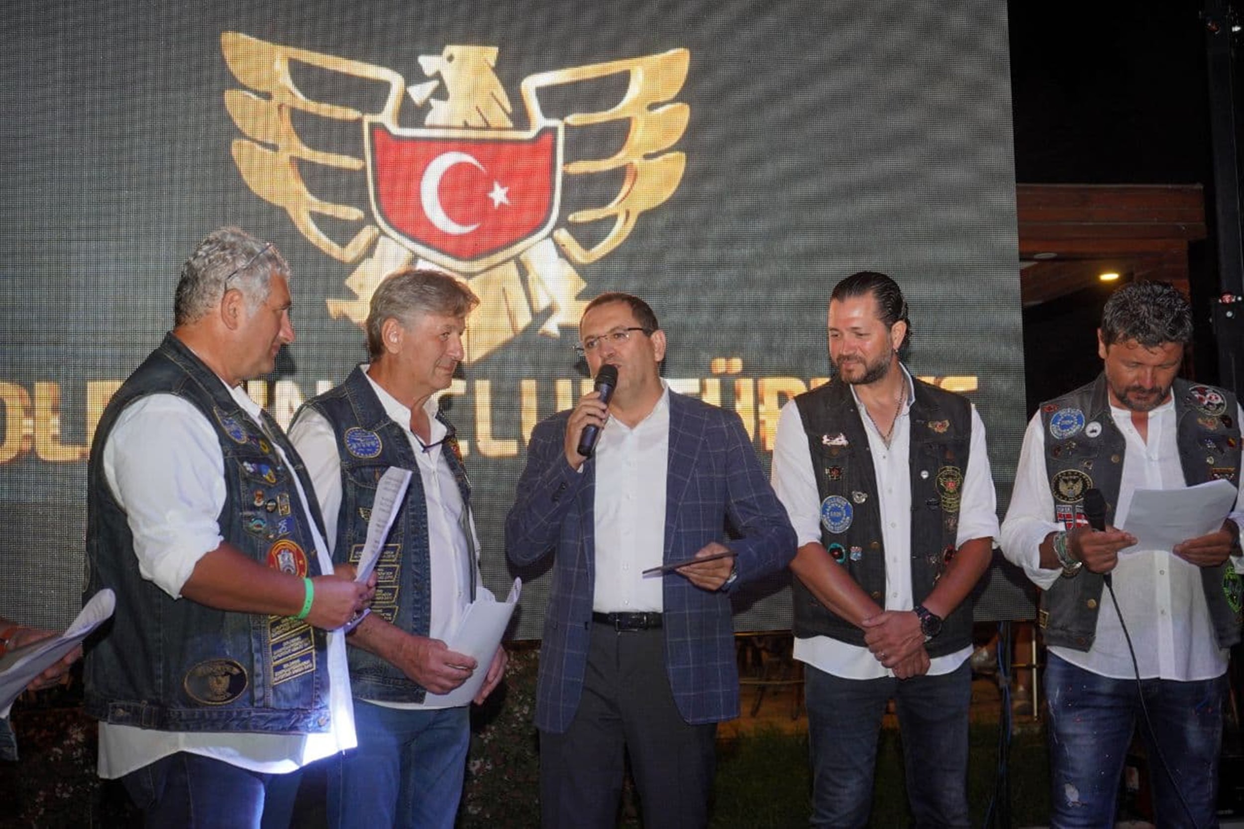 ULUSLARARASI GOLD WINGS MOTOR SEVERLER AYVALIKTA BULUSTU 1 |