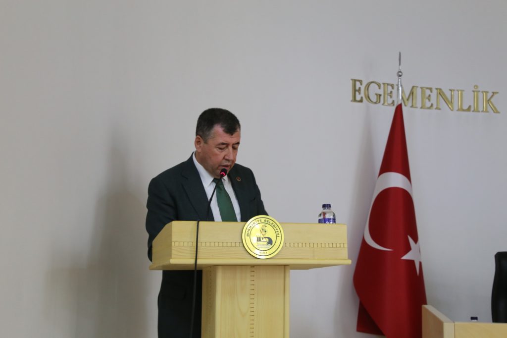 BURHANIYE BELEDIYE MECLISI SU KIRLILIGINE DIKKAT CEKTI |