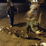 AYVALIK BELEDIYESI EKIPLERI MESAI SAATI GOZETMEKSIZIN SAHADA 4 |