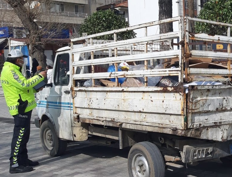 EDREMİT’TE POLİS'TEN HURDACI OPERASYONU 5 AW553928 01 |