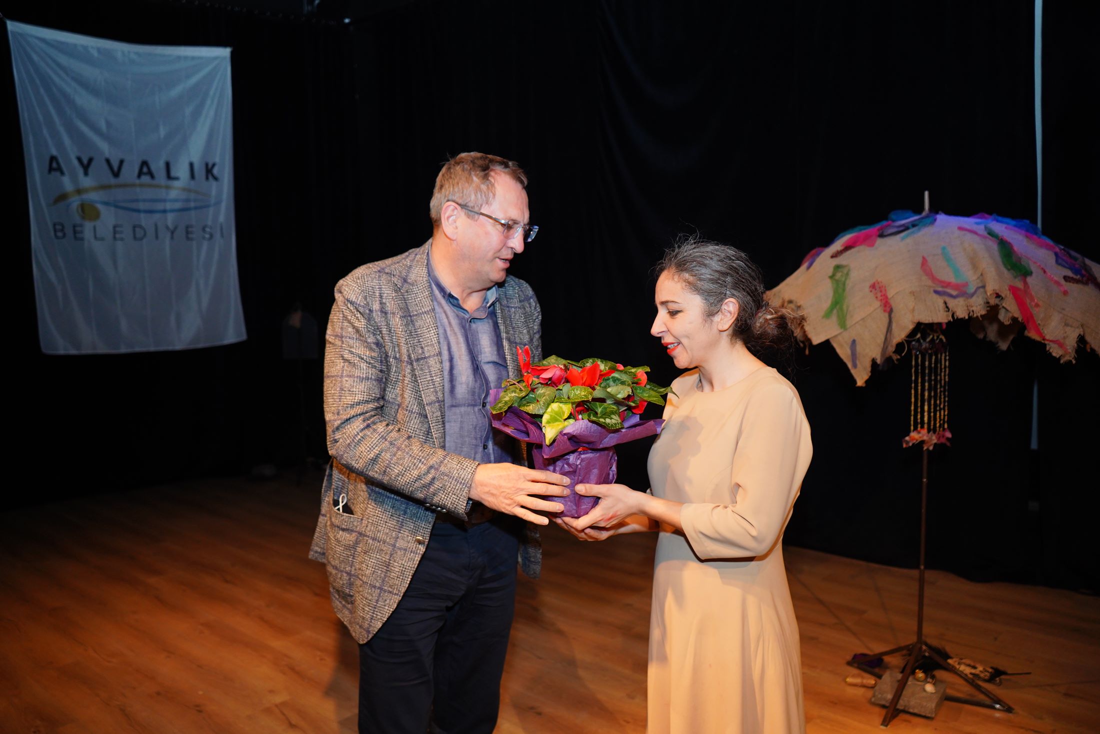 AYVALIK BELEDIYESI 8 MART ETKINLIKLERIYLE FARK YARATTI 1 |