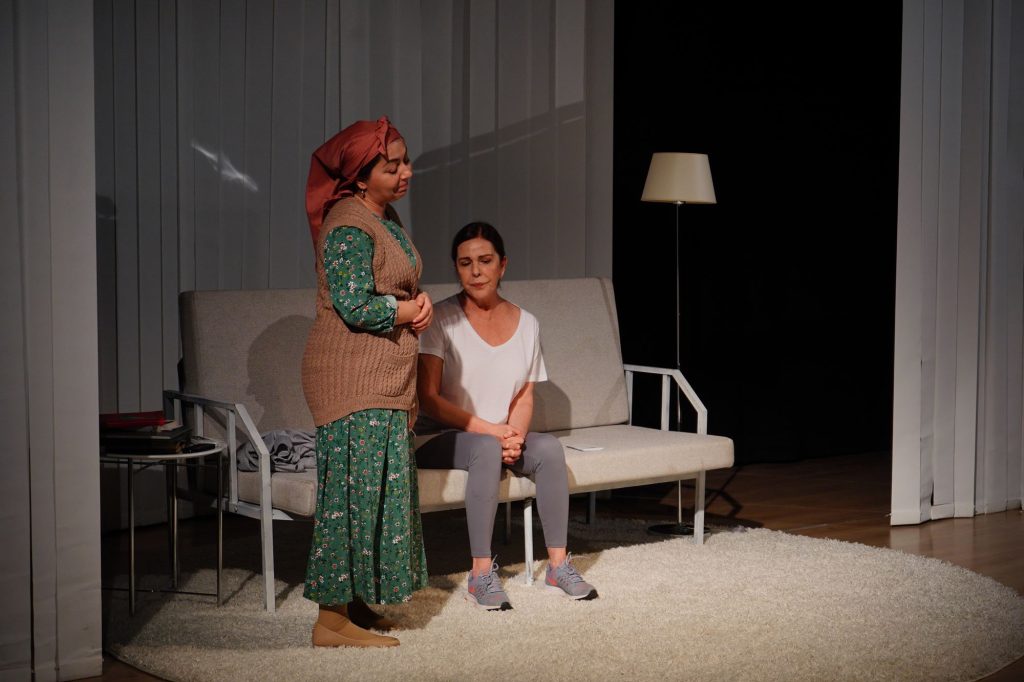 KADIN OYUNLARI FESTIVALI DUNYA TIYATRO GUNU BILDIRGESININ OKUNMASIYLA SONA ERDI 8 |