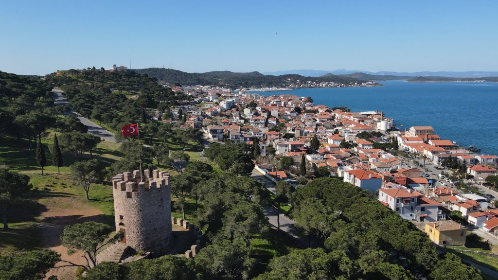 AYVALIK DOGAL GUZELLIKLERIYLE 57. CUMHURBASKANLIGI TURKIYE BISIKLET TURUNDA… 1 |