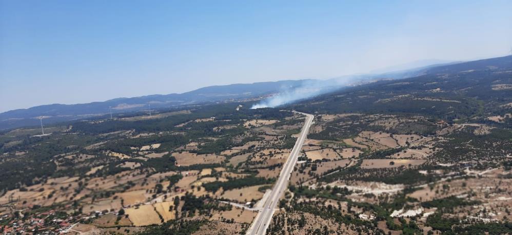 Çanakkale’de kaza yapan araç orman yangınına neden oldu 4 AW674517 01 |
