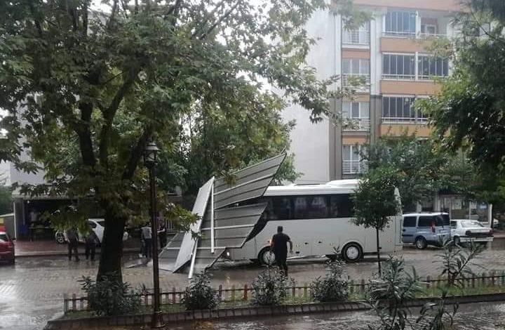 Çan'da fırtına ve yağış hayatı böyle felç etti 1 AW696586 02 e1661328722330 |