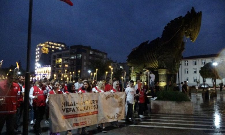 Türk Kızılay’ından Hilal-i Ahmer’e vefa yürüyüşü 1 AW698958 01 |