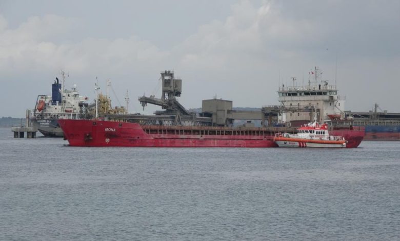 Çanakkale Boğazı'nda karaya oturan gemi yüzdürüldü 1 AW699419 01 |