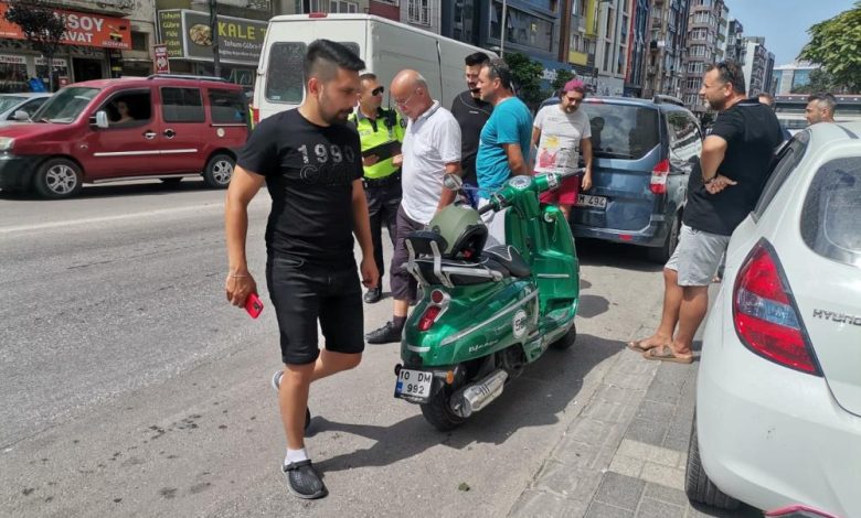 Bandırma'da trafik kazası 1 AW700418 03 |