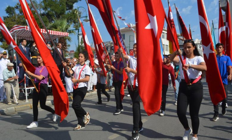 Ayvalık’ta “zafer” coşkusu 1 AW701211 02 |