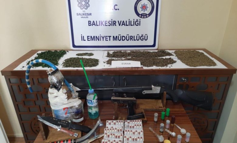 Gönen'de 8 şüpheli şahsa uyuşturucu operasyonu 1 AW711604 01 |