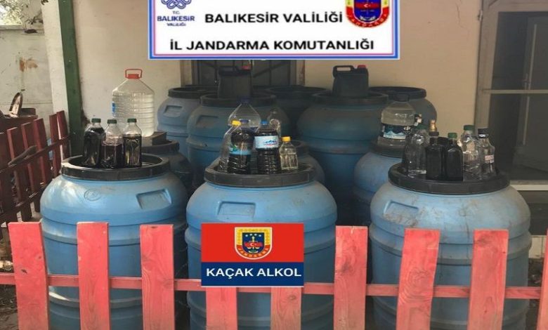 Jandarma 2 bin 258 litre kaçak içkiye el koydu 1 AW720299 01 |