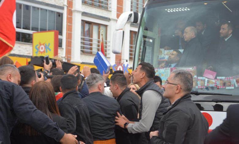 Cumhurbaşkanı Erdoğan'a coşkulu karşılama 1 AW731253 05 |