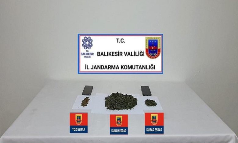 Balıkesir'de jandarma 53 uyuşturucu şüphelisini gözaltına aldı 1 AW733684 01 |
