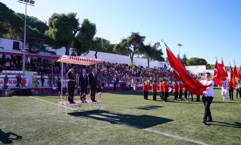 Ayvalık’ta Cumhuriyetin 99. yıldönümü coşku ile kutlandı 1 AYVALIKTA CUMHURIYETIN 99. YILDONUMU COSKUSU 6 |