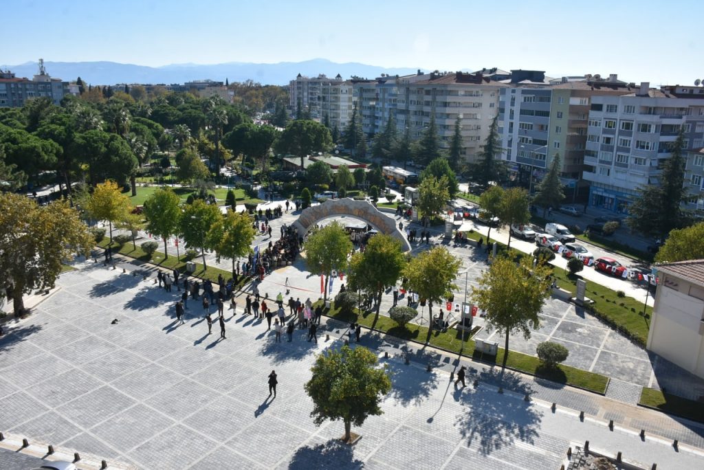 Anit Cesme ve Kultur Meydani 14 |