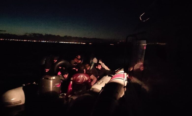 Ayvalık açıklarında 16 düzensiz göçmen yakalandı 1 23Kas22Ayvalik16yaklb |