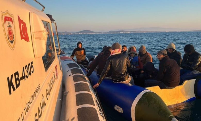 Ayvalık açıklarında 19 düzensiz göçmen kurtarıldı 1 AW757568 01 |