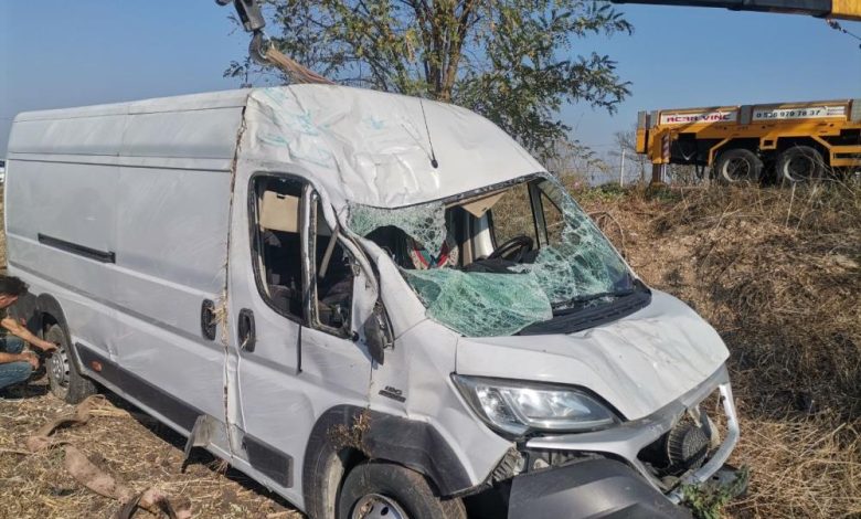 Araç kullanırken köpeği üzerine atladı, kamyonet tarlaya uçtu 1 AW758632 03 |