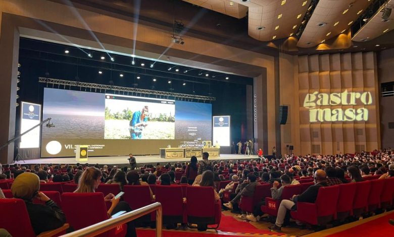 Ayvalık Mutfağı Gastromasa Gastronomi Konferansı’nda 1 AW763979 05 |