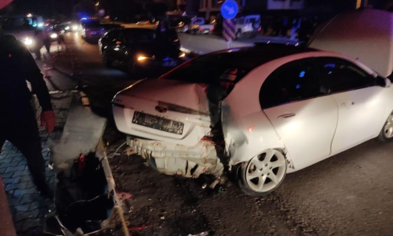 Burhaniye’de tek taraflı kazada 4 kişi yaralandı 1 AW763991 04 |