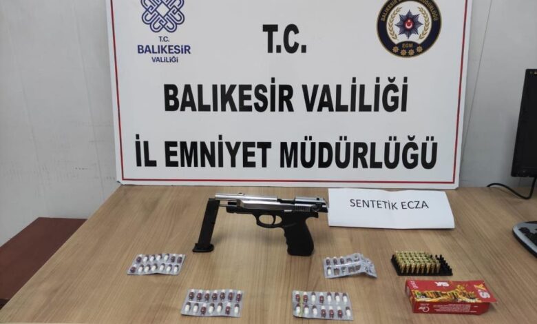 Balıkesir'de polisten uyuşturucu ve kaçak tütün operasyonu 1 AW769789 02 |