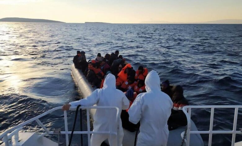 Ayvalık’ta 41 kaçak göçmen yakalandı 1 AW769880 01 |