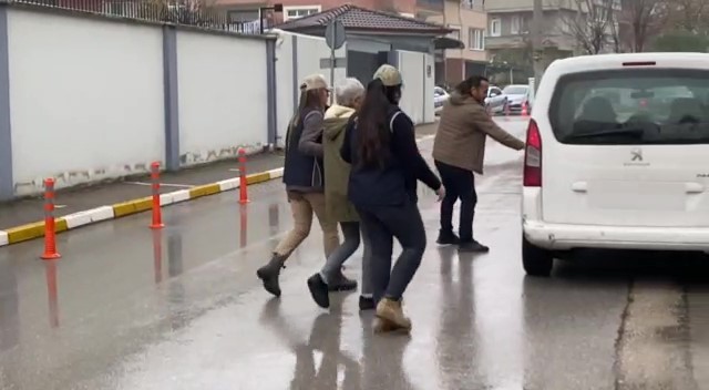 Balıkesir'de terör operasyonunda yakalanan bir kişi tutuklandı 1 AW772349 01 |
