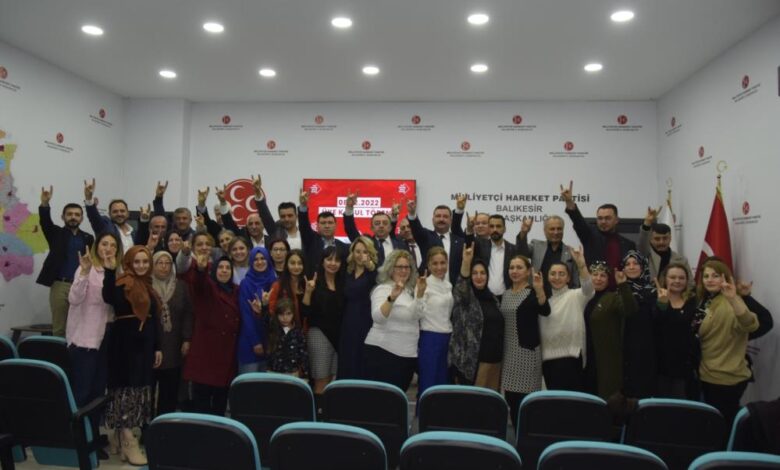 Balıkesir MHP yeni üyelerle büyüyor 1 AW777663 03 |