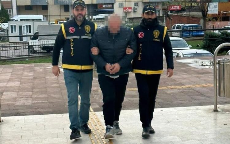 Minibüste teşhircilik yapan şahıs tutuklandı 1 AW780103 01 |