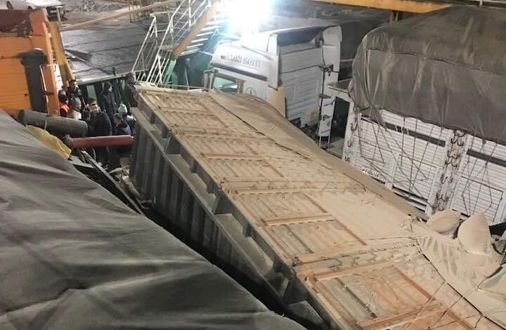 Açık denizdeki tır devrildi 1 AW784809 01 |