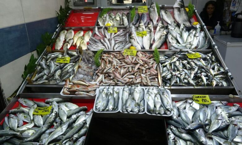 Havalar geç soğudu, az çıkan lüfer ve çinekopun fiyatı arttı 1 AW789025 06 |