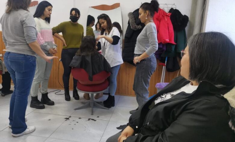 Ayvalık’ta engellilere saç bakımı 1 AW792867 02 |