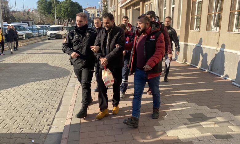 Çanakkale’de Orta Asya ve Afrika uyruklu 14 kadını pazarlayan 2 kişi tutuklandı 1 AW793052 02 |