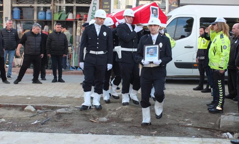 Burhaniye’ de hayatını kaybeden emekli polis için tören düzenlendi 1 AW793055 01 |