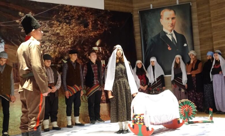 Ayvalık’ta Sarıkamış Şehitleri için duygusal gösterim 1 AW793288 05 |