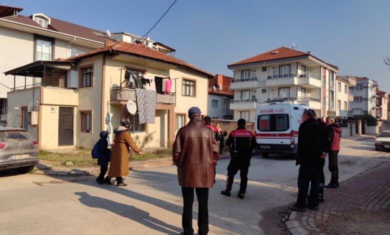 Evinde bıçaklı hırsızı gören kadın çocuğu ile balkondan atladı 1 AW797306 03 |