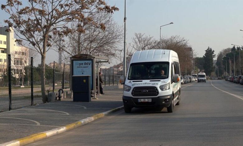 Balıkesir'de ulaşımda yüzde 75'lik indirim öğrencinin yüzünü güldürdü 1 AW800922 03 |