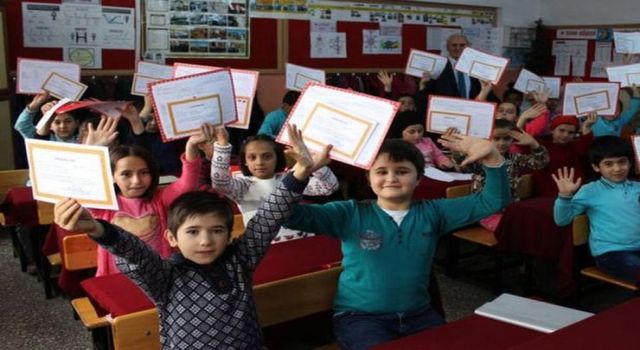 Okullarda yarıyıl tatili yarın başlıyor 1 yariyil tatili uzatildi mi kac gun surecek 1642622914 |