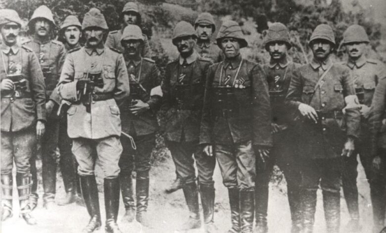 Anafartalar Kahramanı Mustafa Kemal Atatürk cephede savaşırken, 2 bine yakın emir yazdı 1 AW837828 01 |