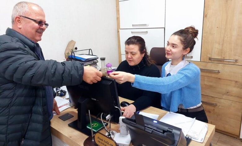 Edremit Ticaret Odası’nda bir ay içinde 150 dijital ehliyet işlemi yapıldı 1 AW849448 01 |