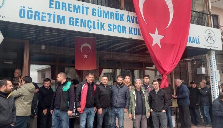 Edremitli avcılardan Çanakkale şehitleri için hayır yemeği 1 AW851040 01 |